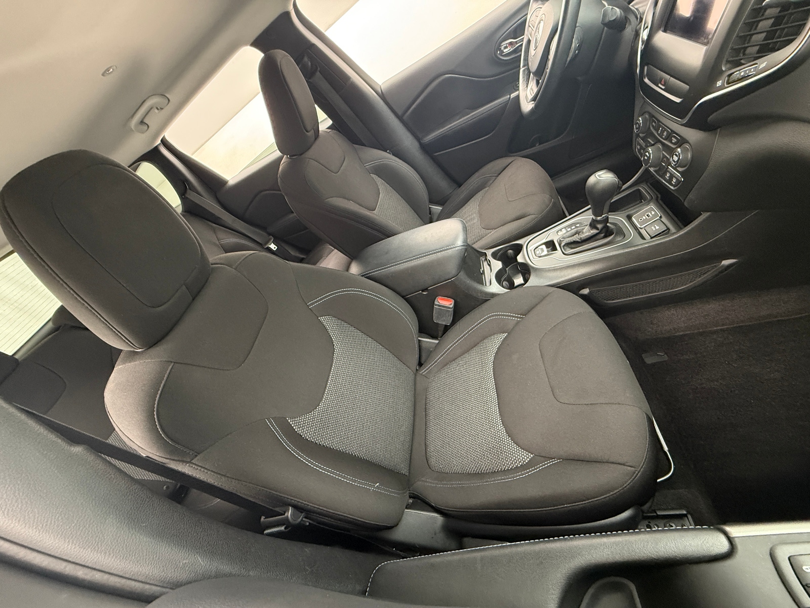 Thumbnail: 2019 Jeep Cherokee - 2