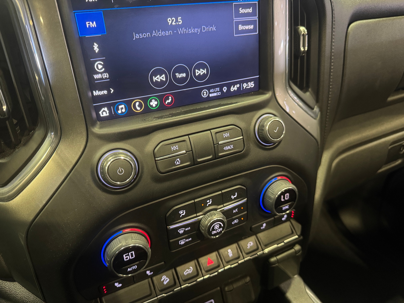 Thumbnail: 2021 Chevrolet Silverado 1500 - 4