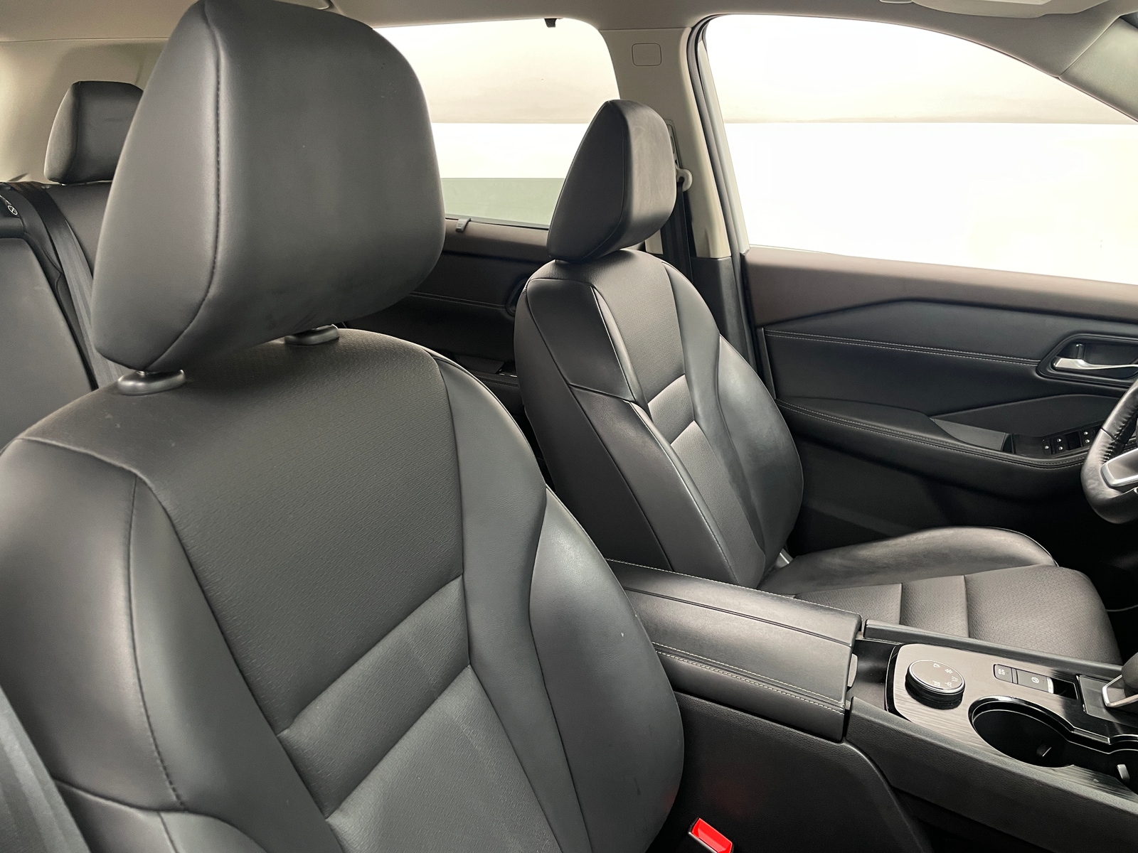 Thumbnail: 2022 Nissan Rogue - 2
