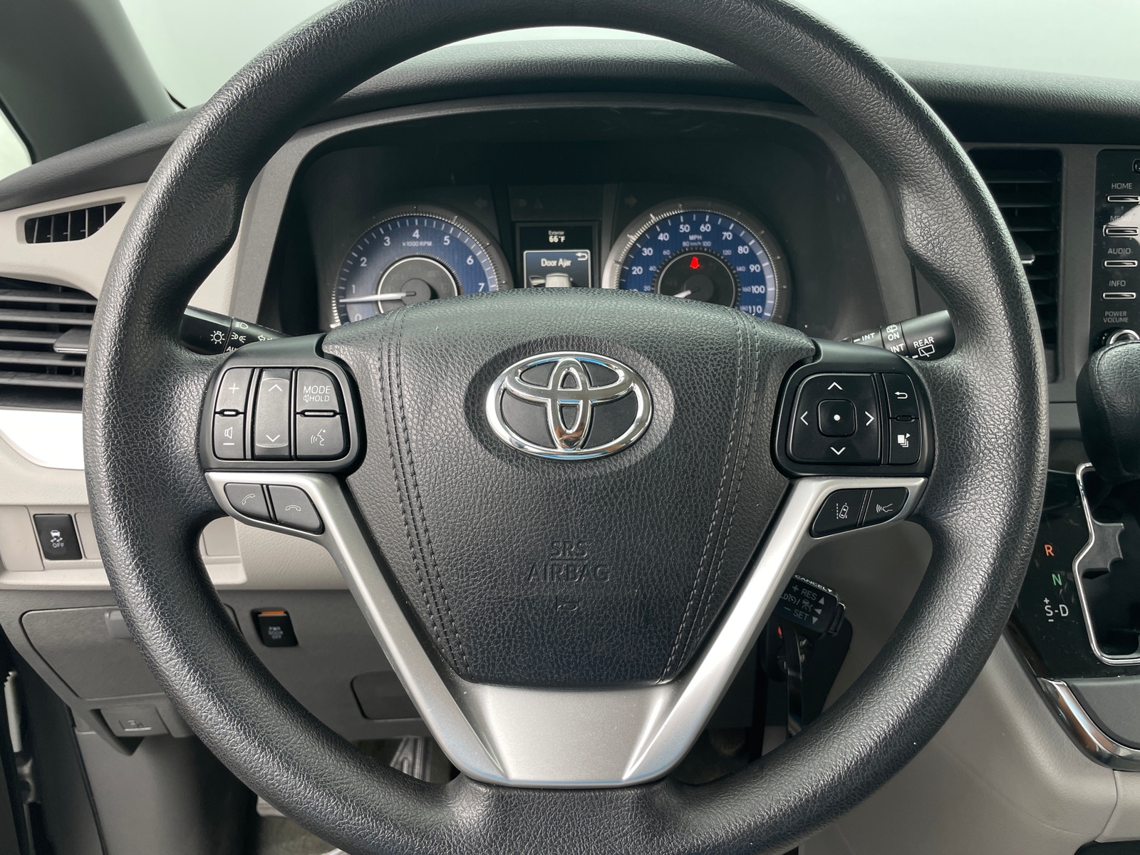 Thumbnail: 2018 Toyota Sienna - 5