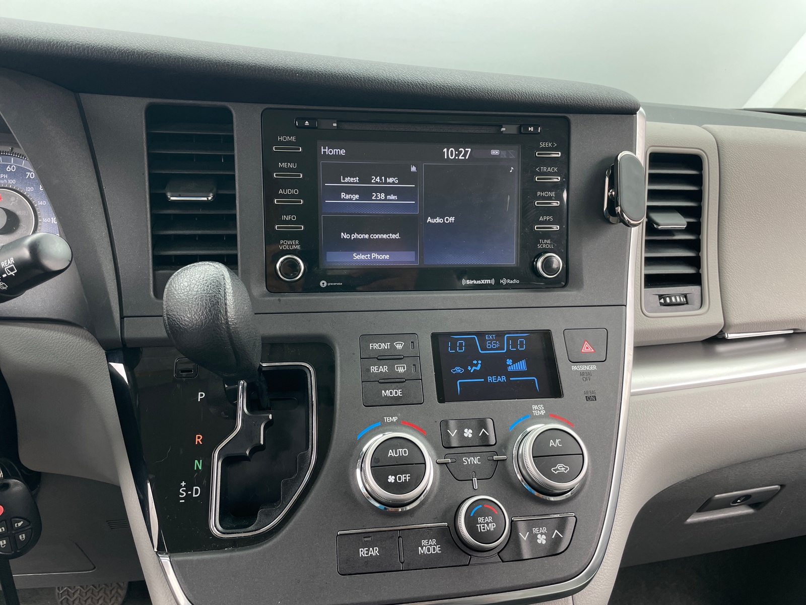 Thumbnail: 2018 Toyota Sienna - 4