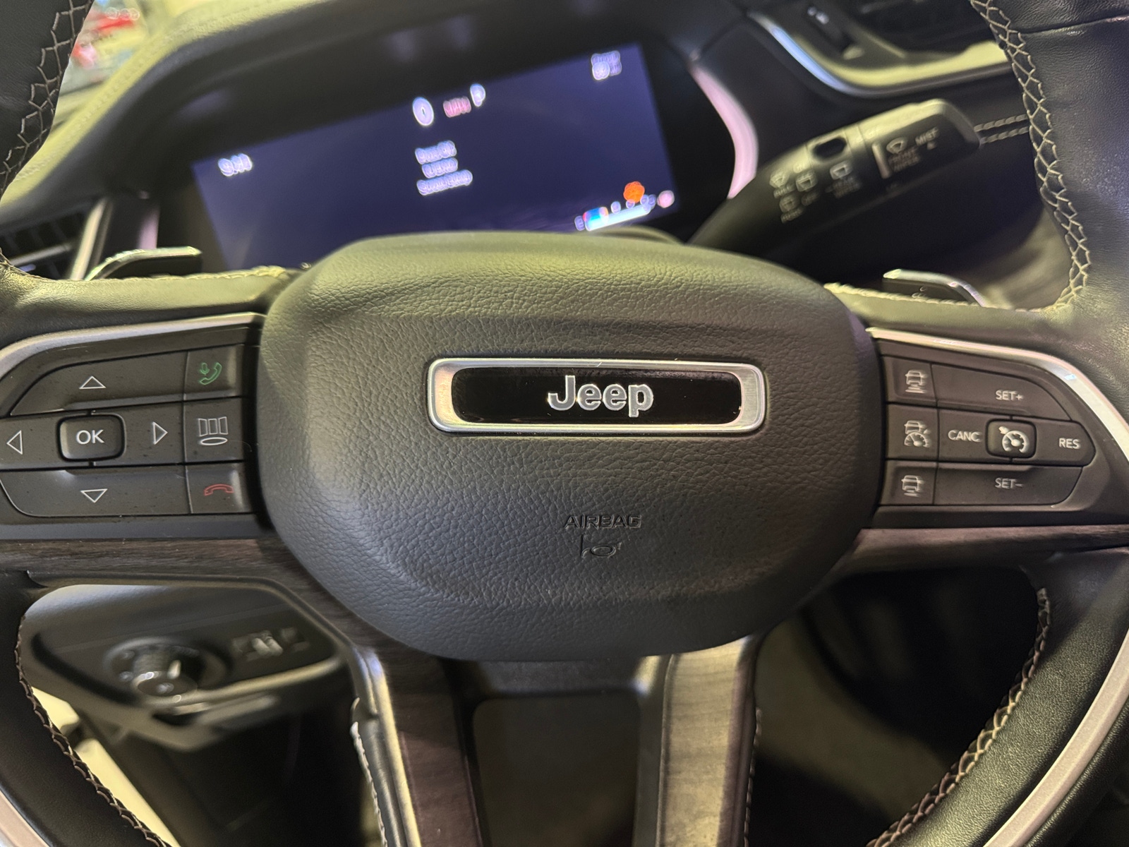 Thumbnail: 2022 Jeep Grand Cherokee L - 4