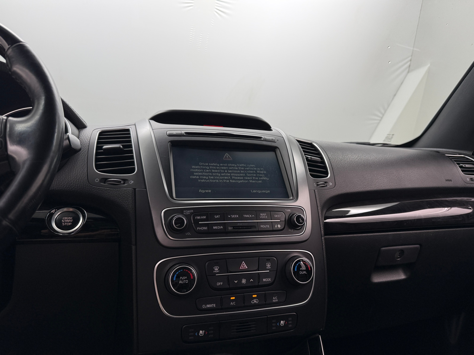 Thumbnail: 2014 Kia Sorento - 3