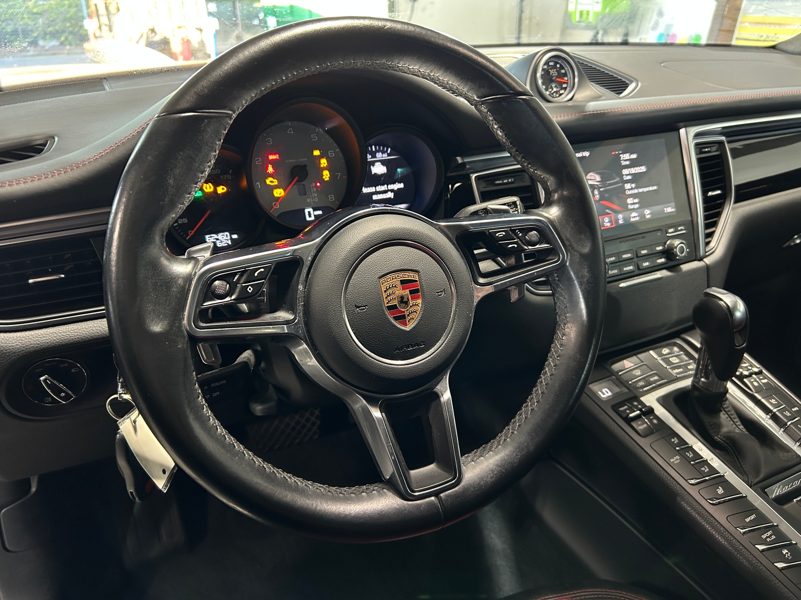 Thumbnail: 2017 Porsche Macan - 4