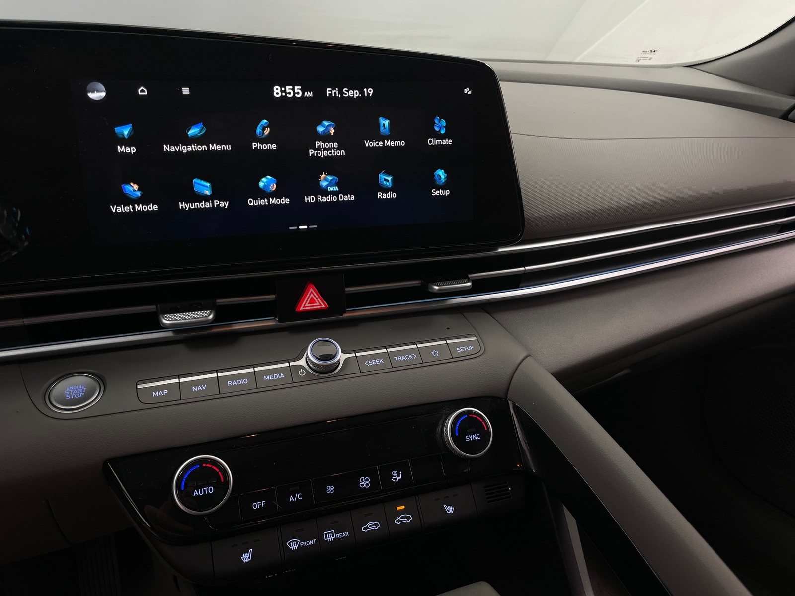 Thumbnail: 2024 Hyundai Elantra - 4