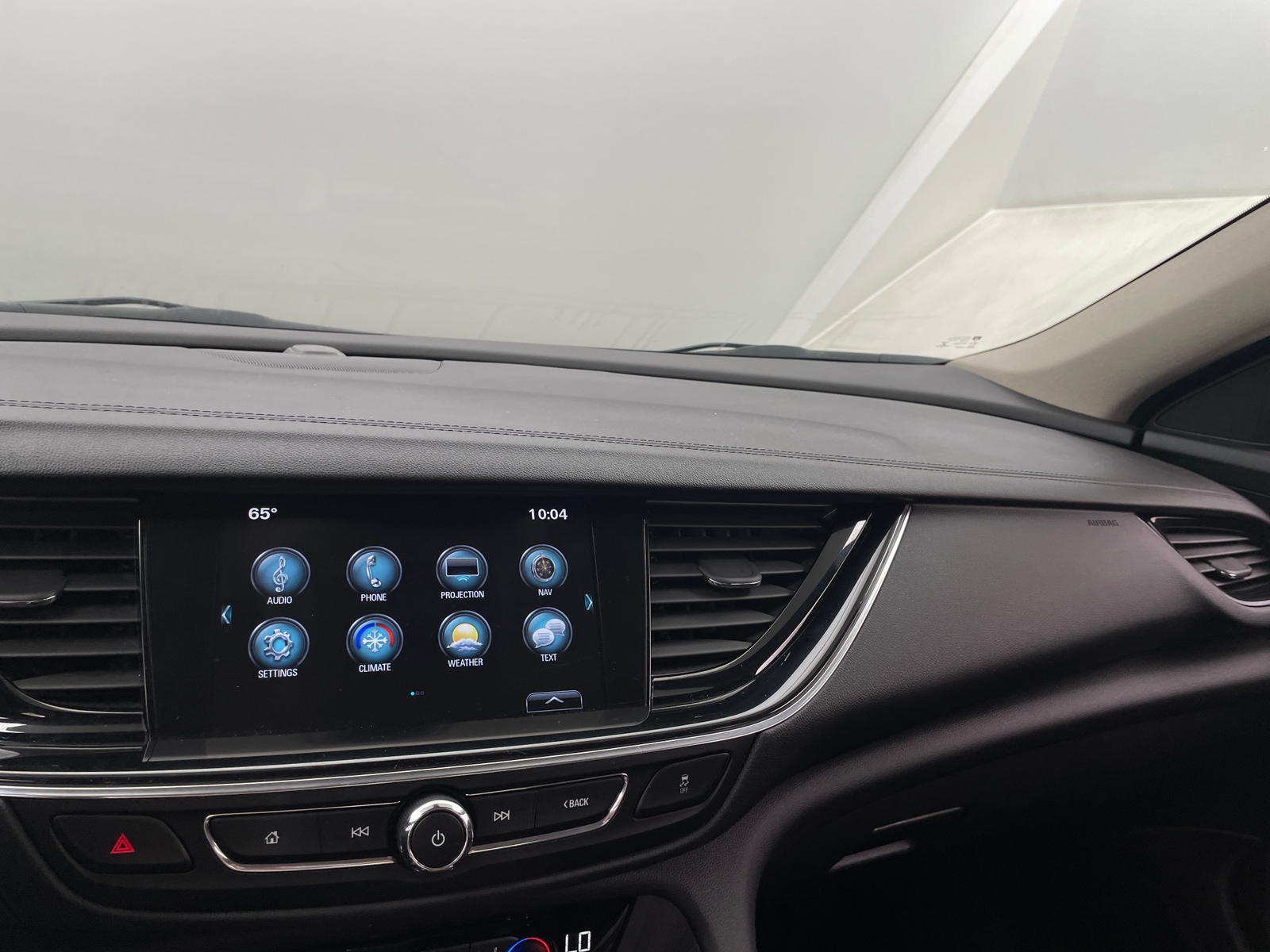 Thumbnail: 2018 Buick Regal - 3