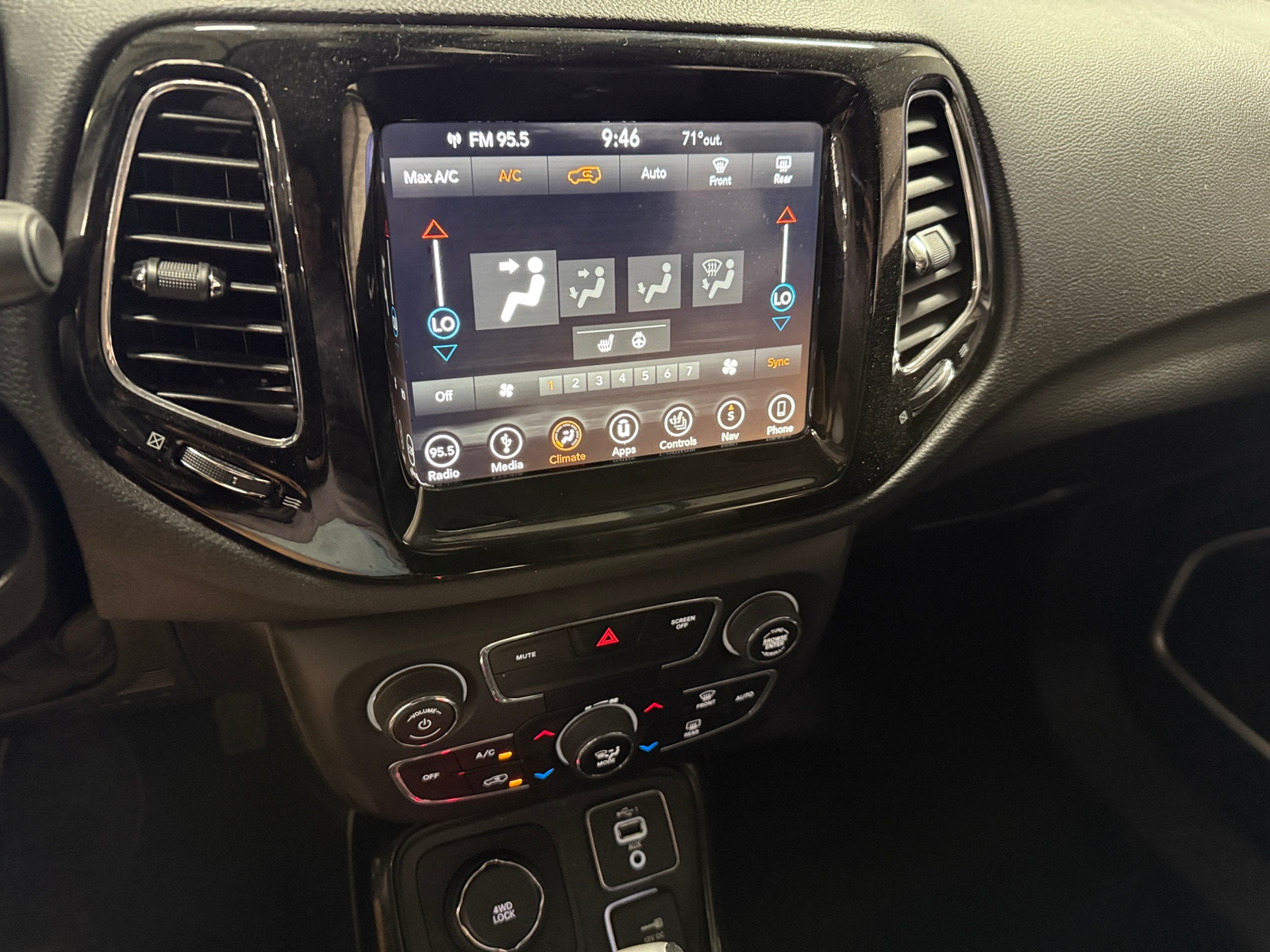 Thumbnail: 2019 Jeep Compass - 3