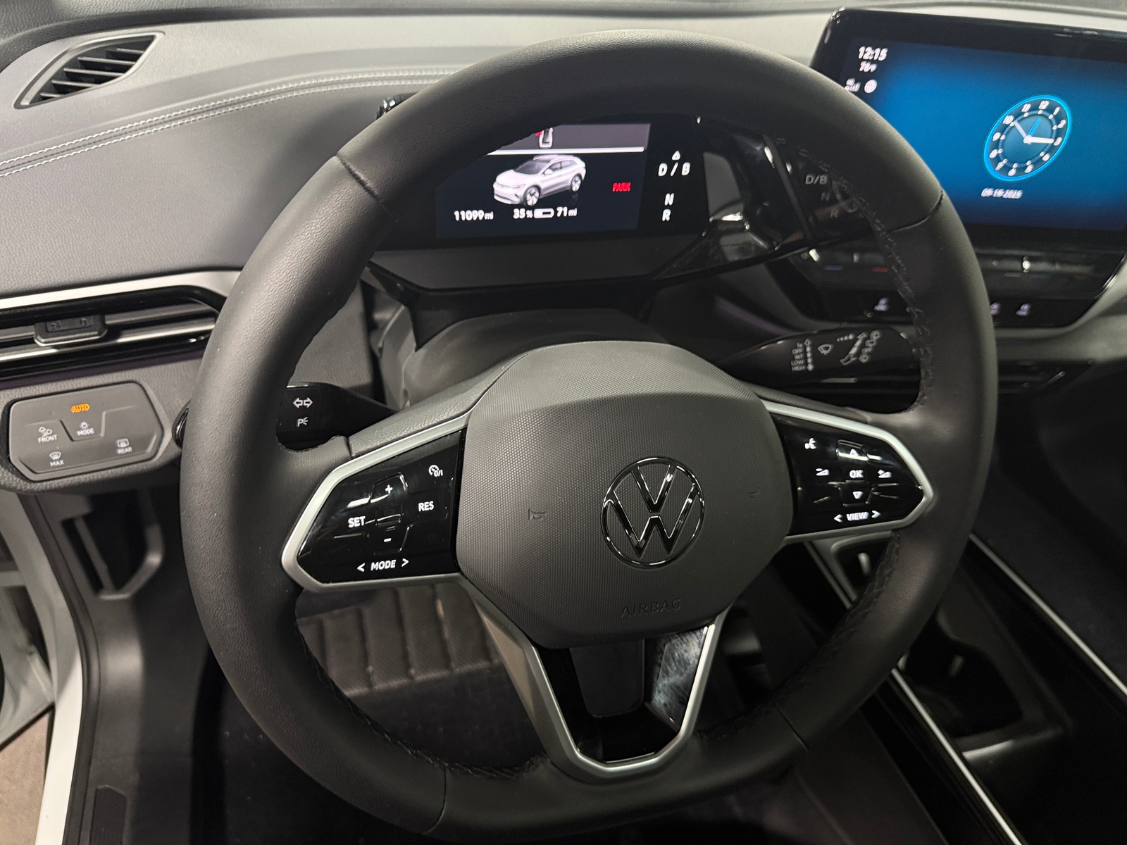Thumbnail: 2023 Volkswagen ID.4 - 5