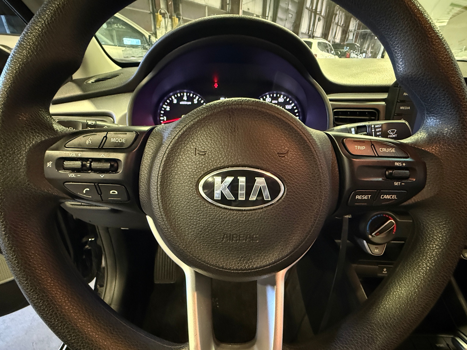 Thumbnail: 2019 Kia Rio - 5