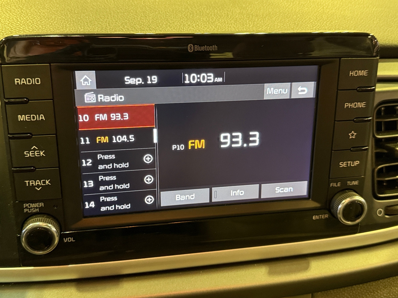 Thumbnail: 2019 Kia Rio - 4