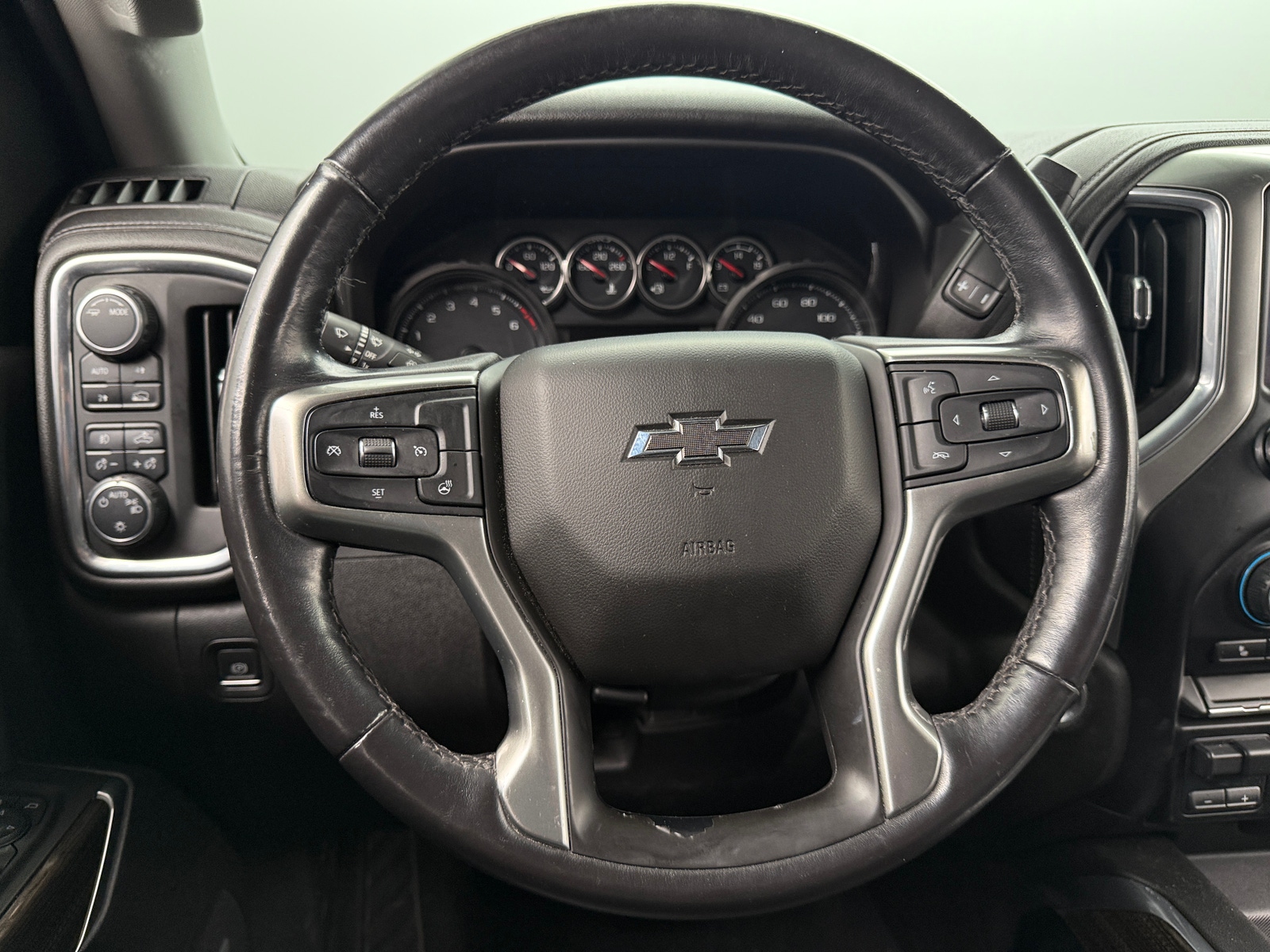 Thumbnail: 2021 Chevrolet Silverado 1500 - 4