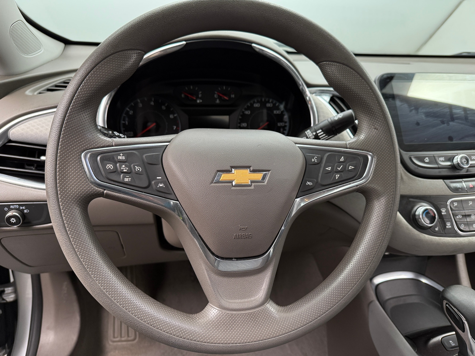 Thumbnail: 2021 Chevrolet Malibu - 5