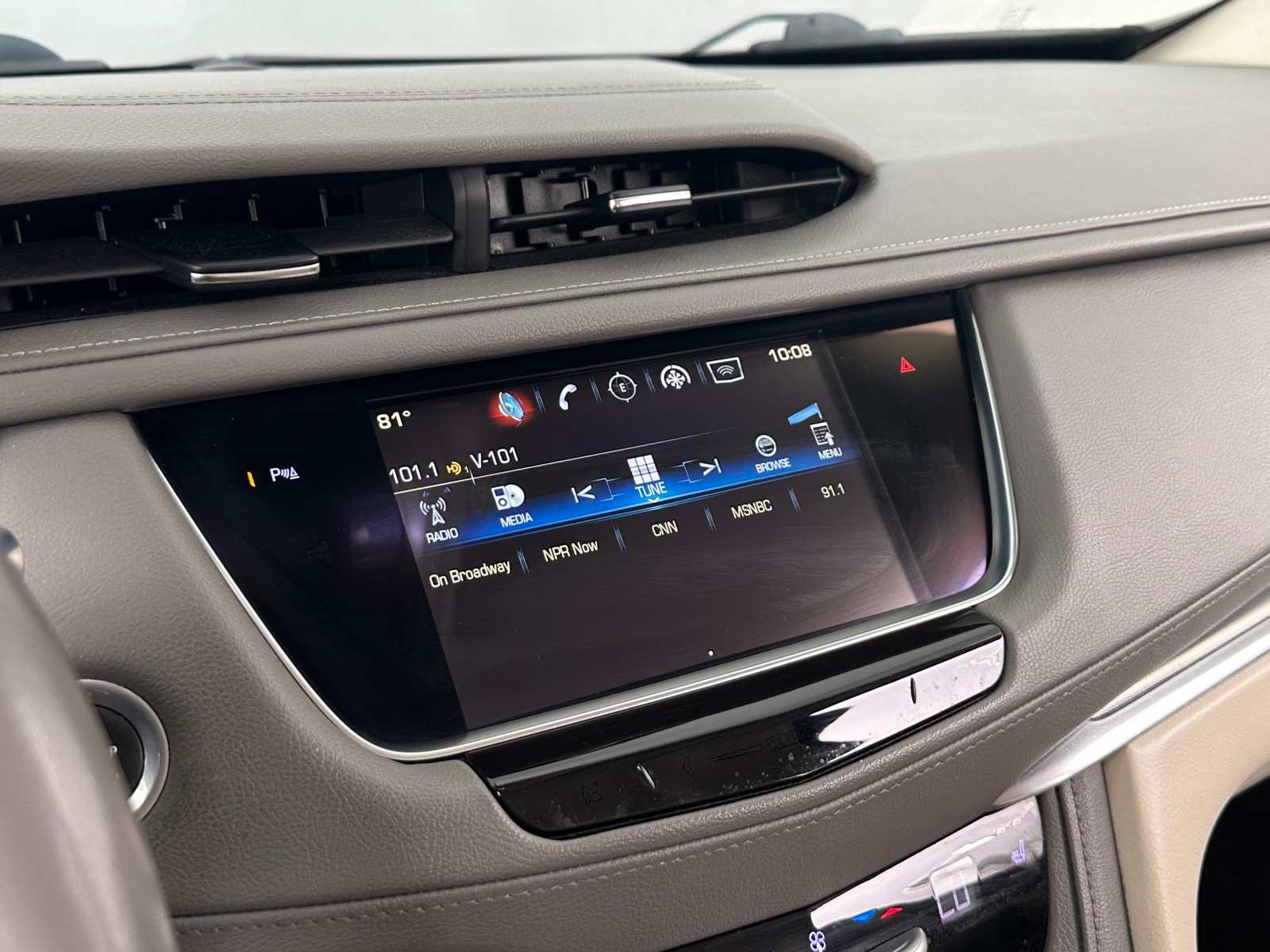 Thumbnail: 2018 Cadillac XT5 - 3
