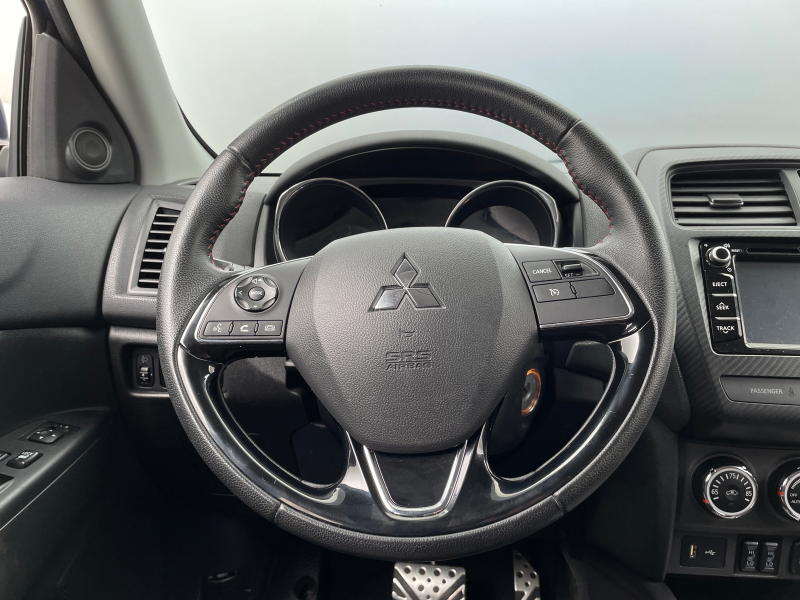 Thumbnail: 2018 Mitsubishi Outlander Sport - 5