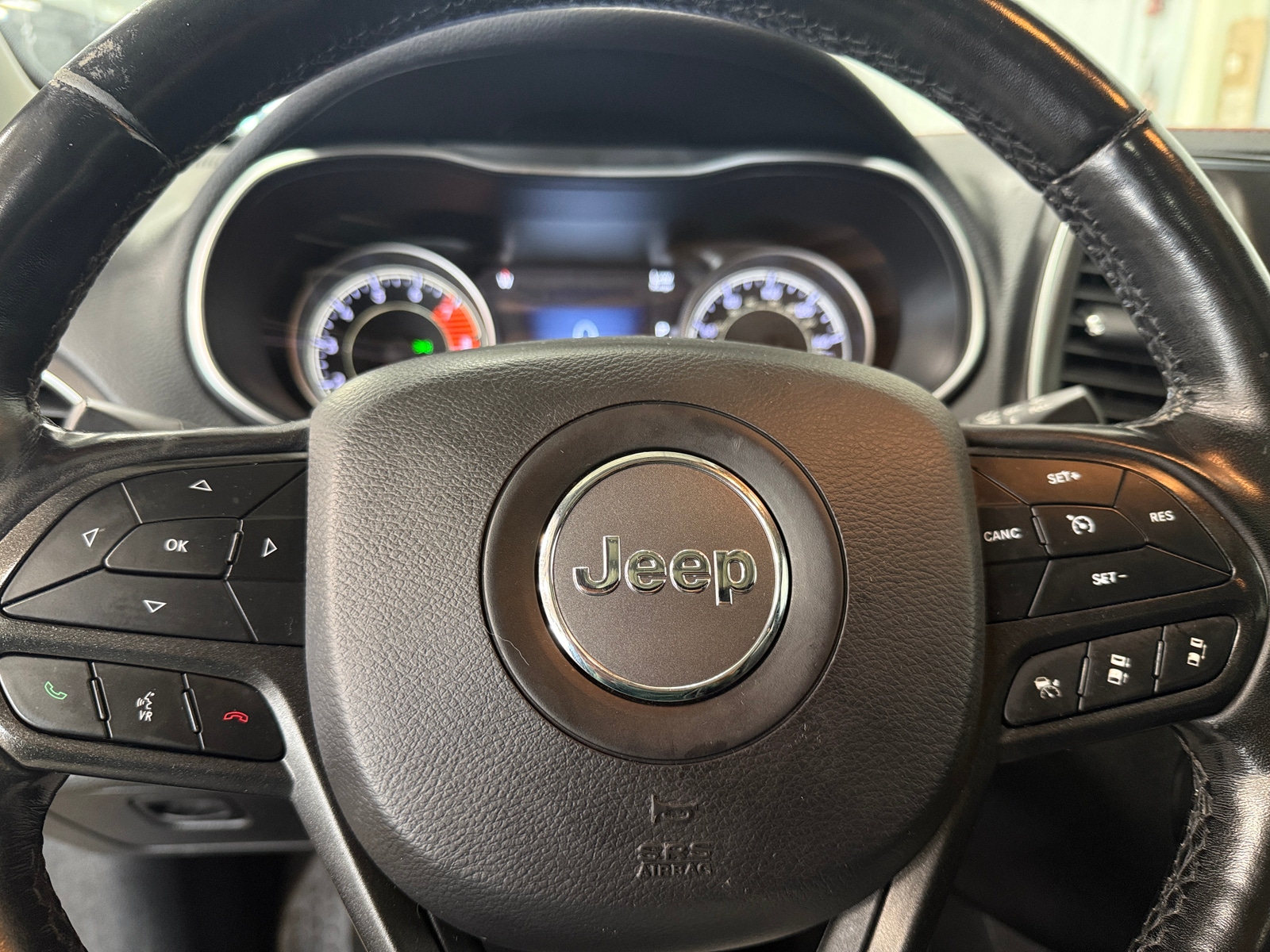 Thumbnail: 2020 Jeep Cherokee - 4