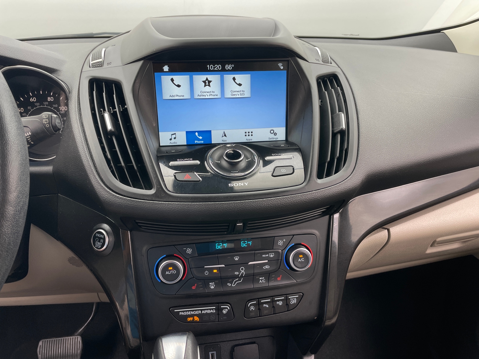 Thumbnail: 2019 Ford Escape - 3