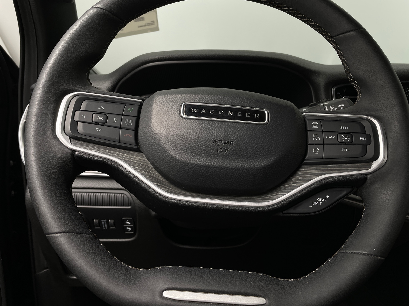 Thumbnail: 2024 Jeep Wagoneer - 4