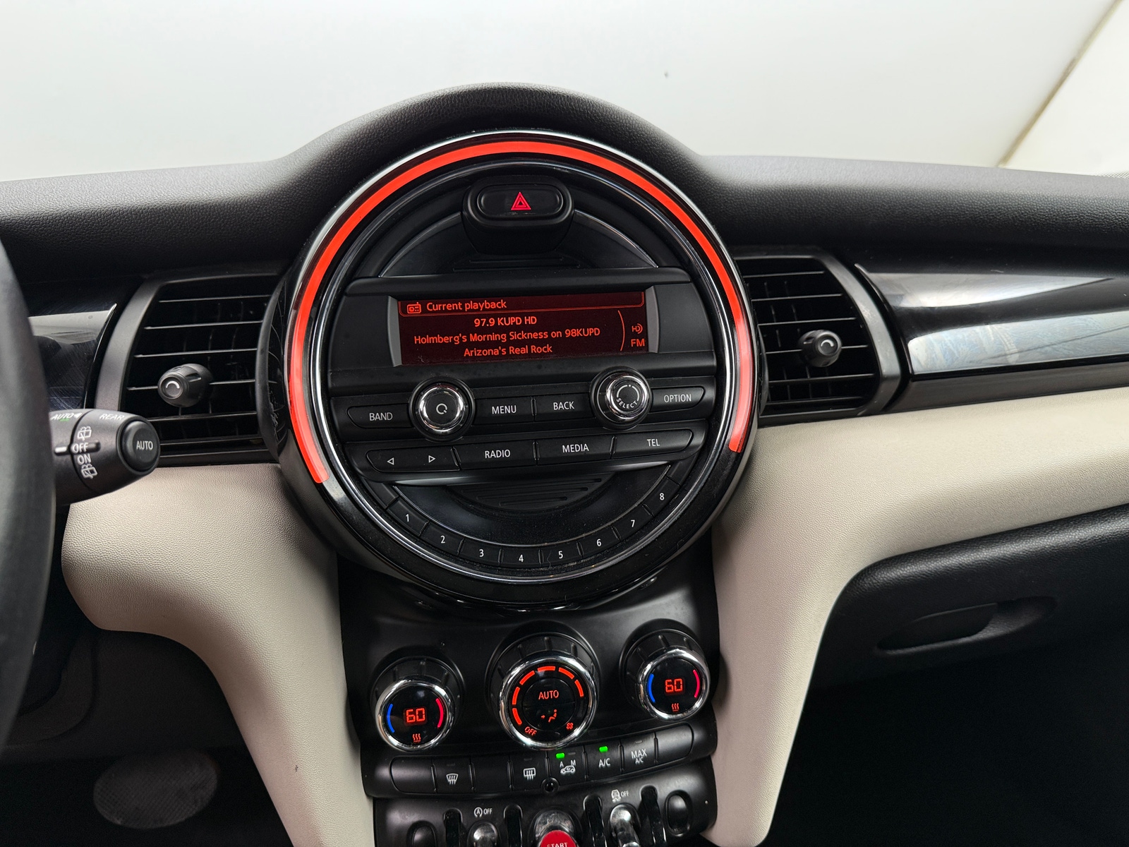 Thumbnail: 2014 MINI Cooper Hardtop - 3