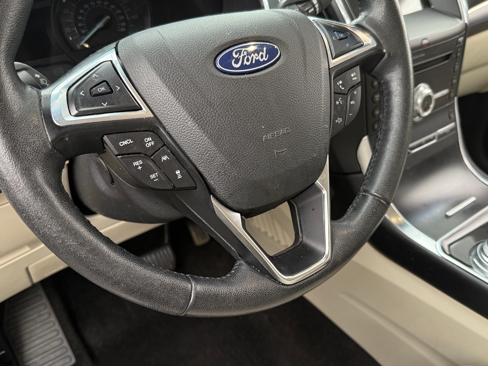 Thumbnail: 2019 Ford Edge - 4