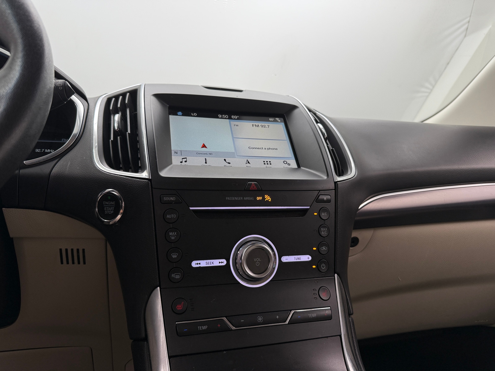 Thumbnail: 2019 Ford Edge - 3