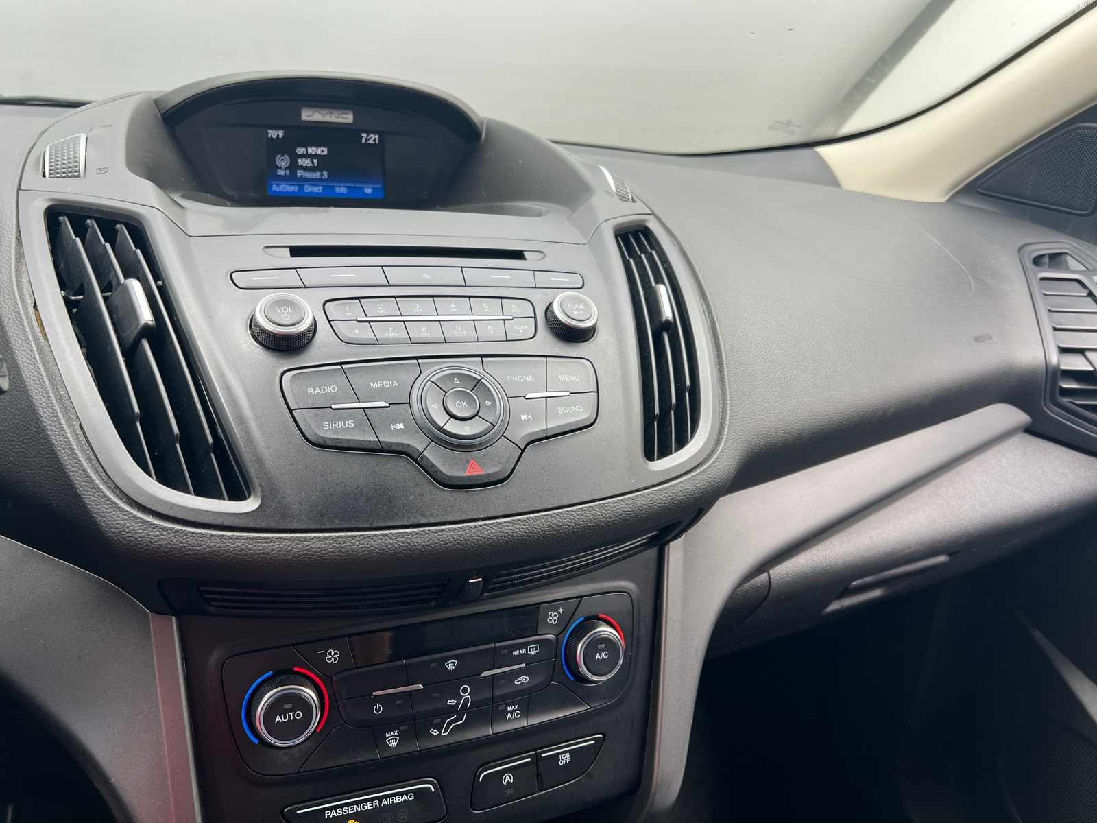Thumbnail: 2017 Ford Escape - 4