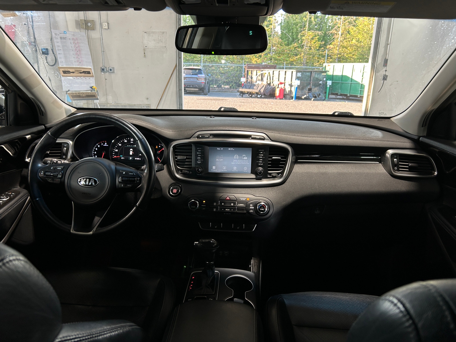 Thumbnail: 2017 Kia Sorento - 2