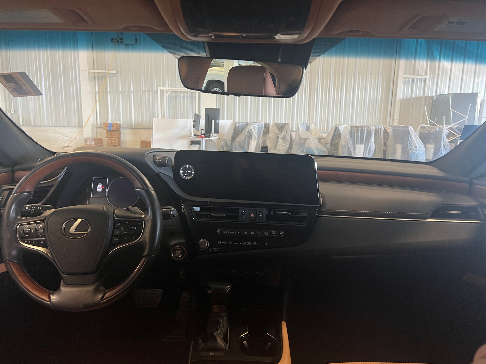 Thumbnail: 2023 Lexus ES - 2