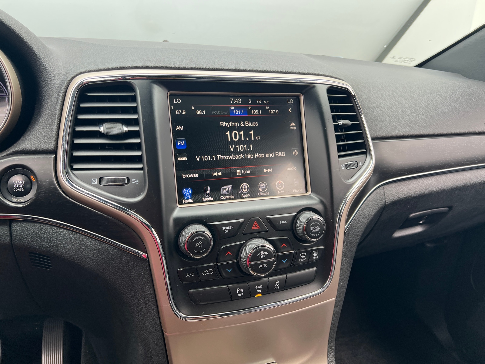 Thumbnail: 2014 Jeep Grand Cherokee - 3