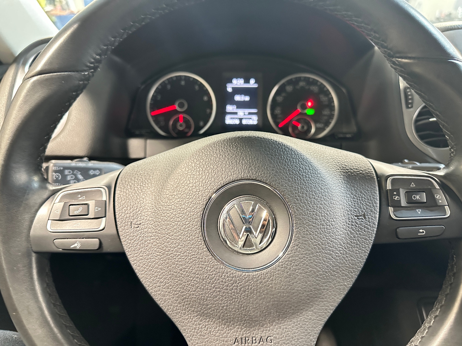 Thumbnail: 2016 Volkswagen Tiguan - 5