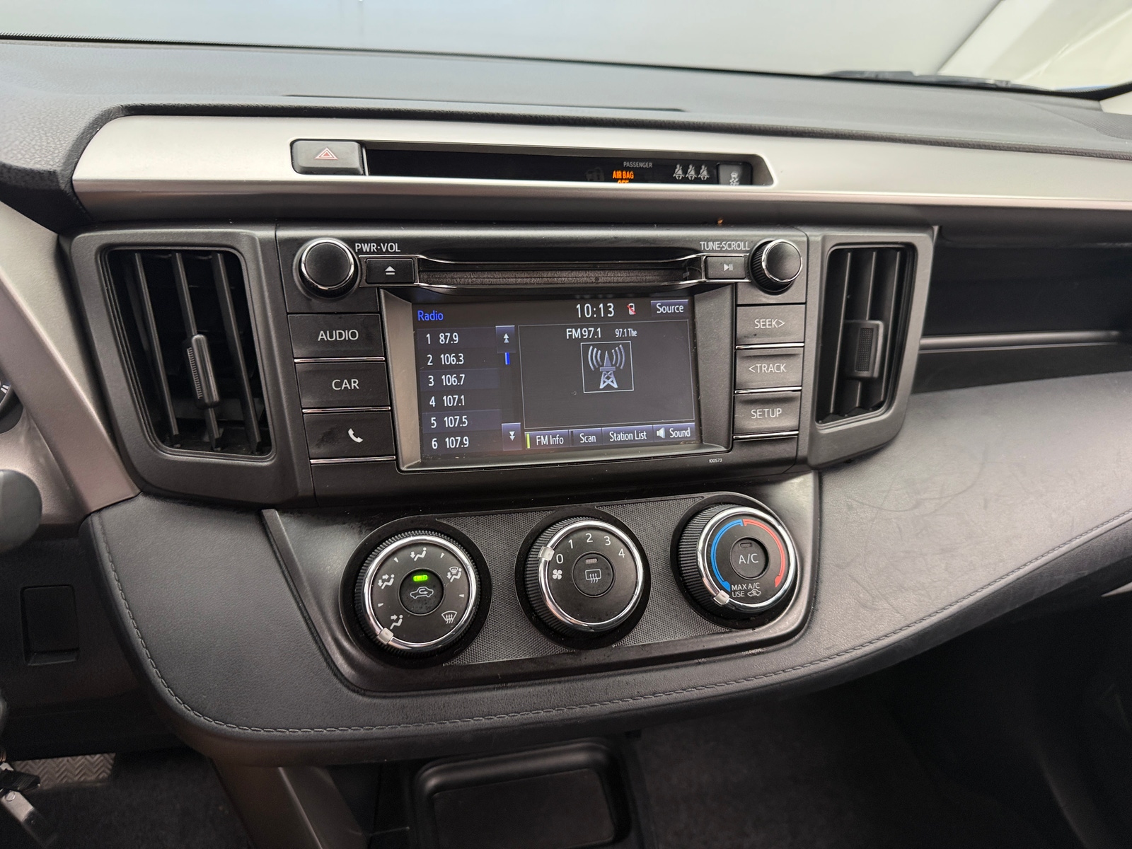 Thumbnail: 2018 Toyota RAV4 - 4