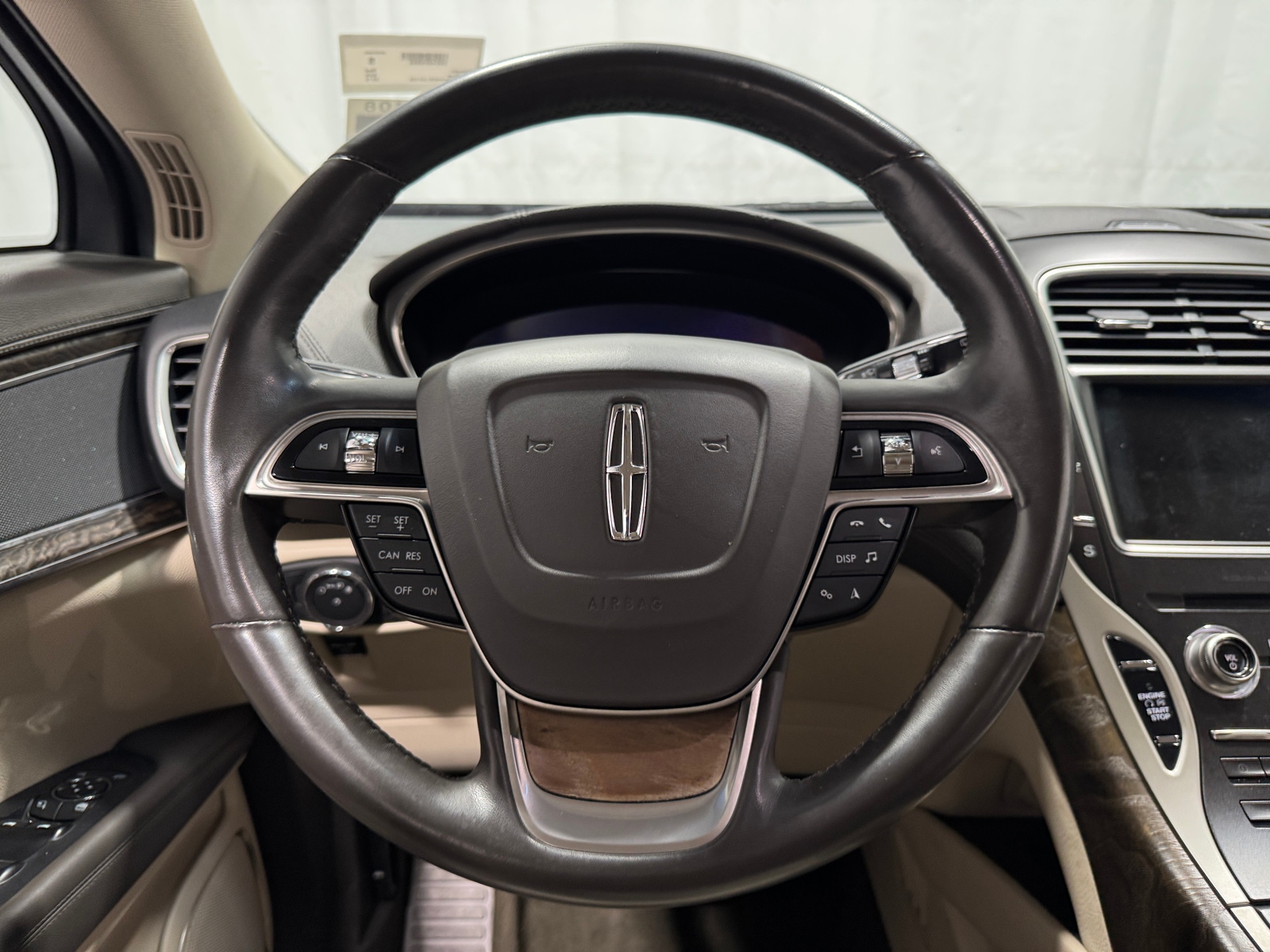 Thumbnail: 2019 Lincoln Nautilus - 4