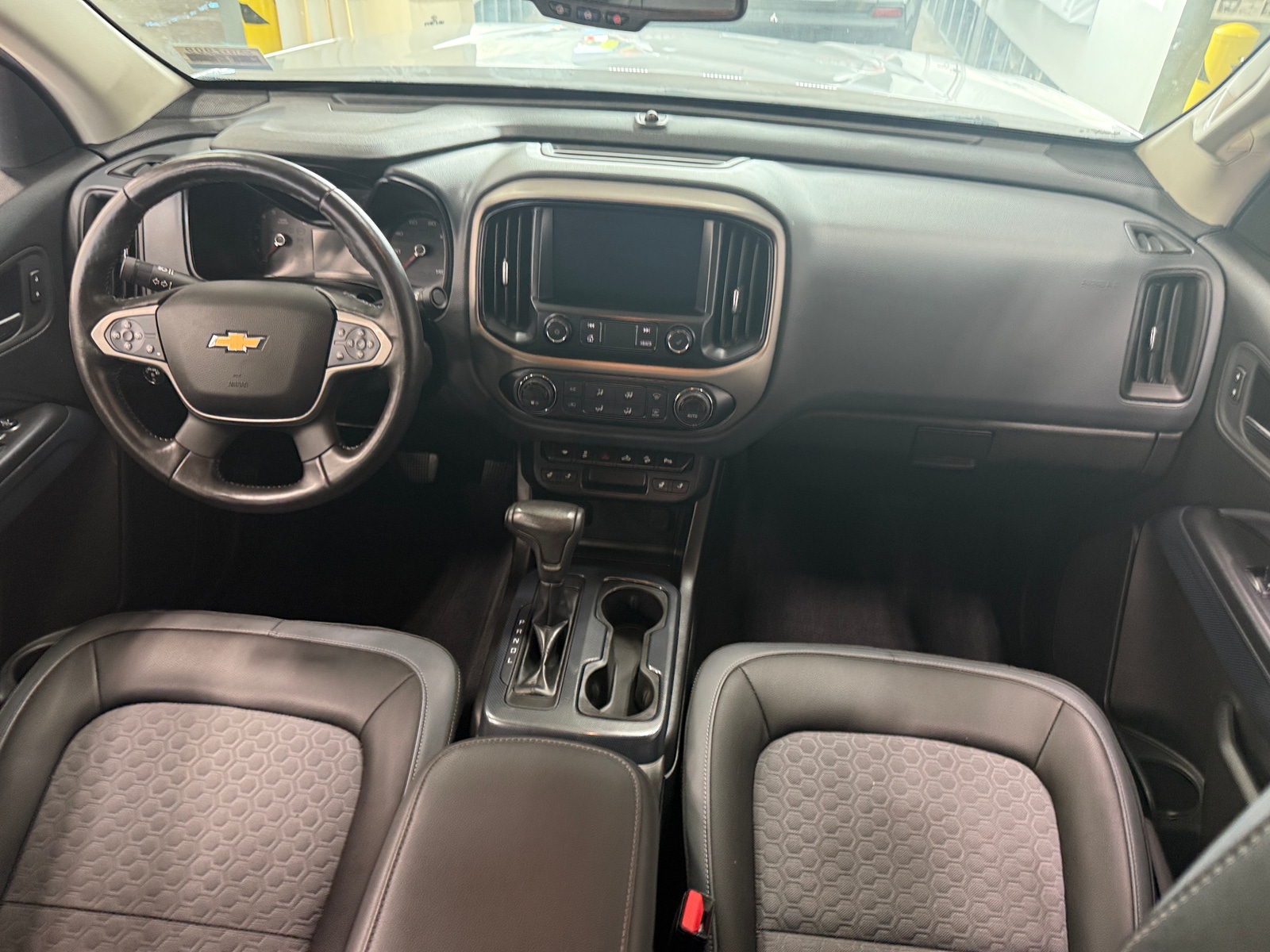 Thumbnail: 2019 Chevrolet Colorado - 3
