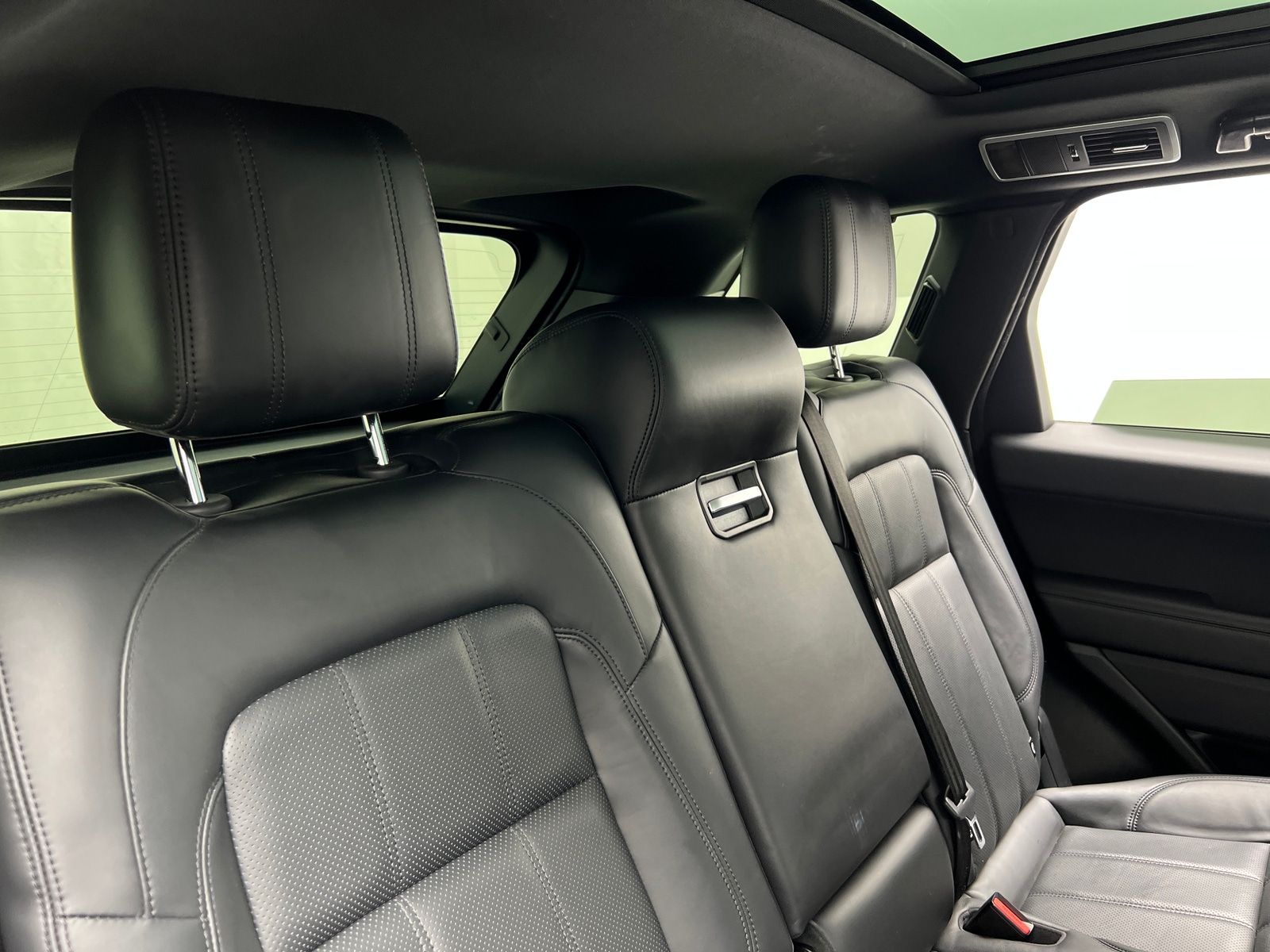 Thumbnail: 2020 Land Rover Range Rover Sport - 5