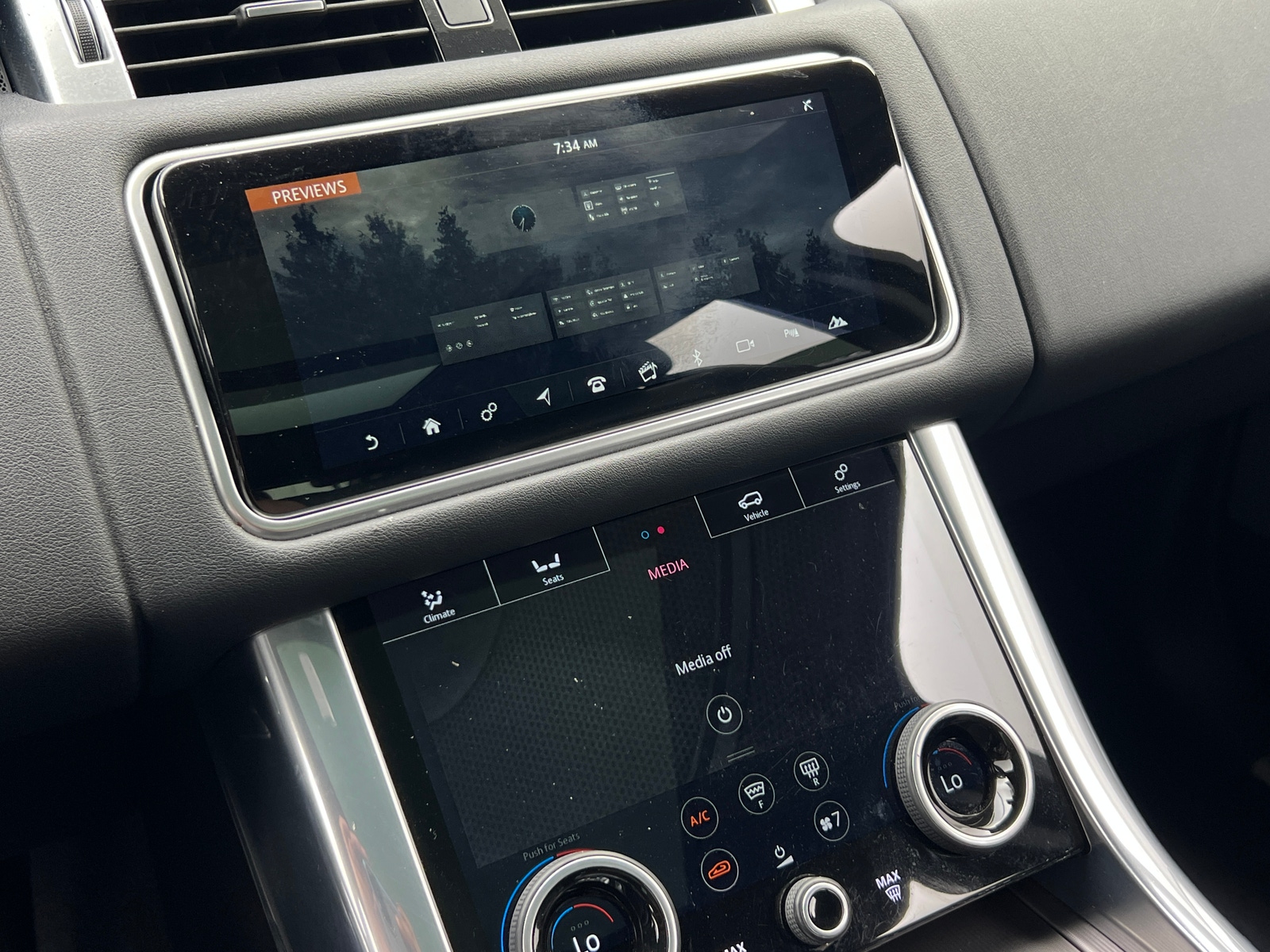 Thumbnail: 2020 Land Rover Range Rover Sport - 3