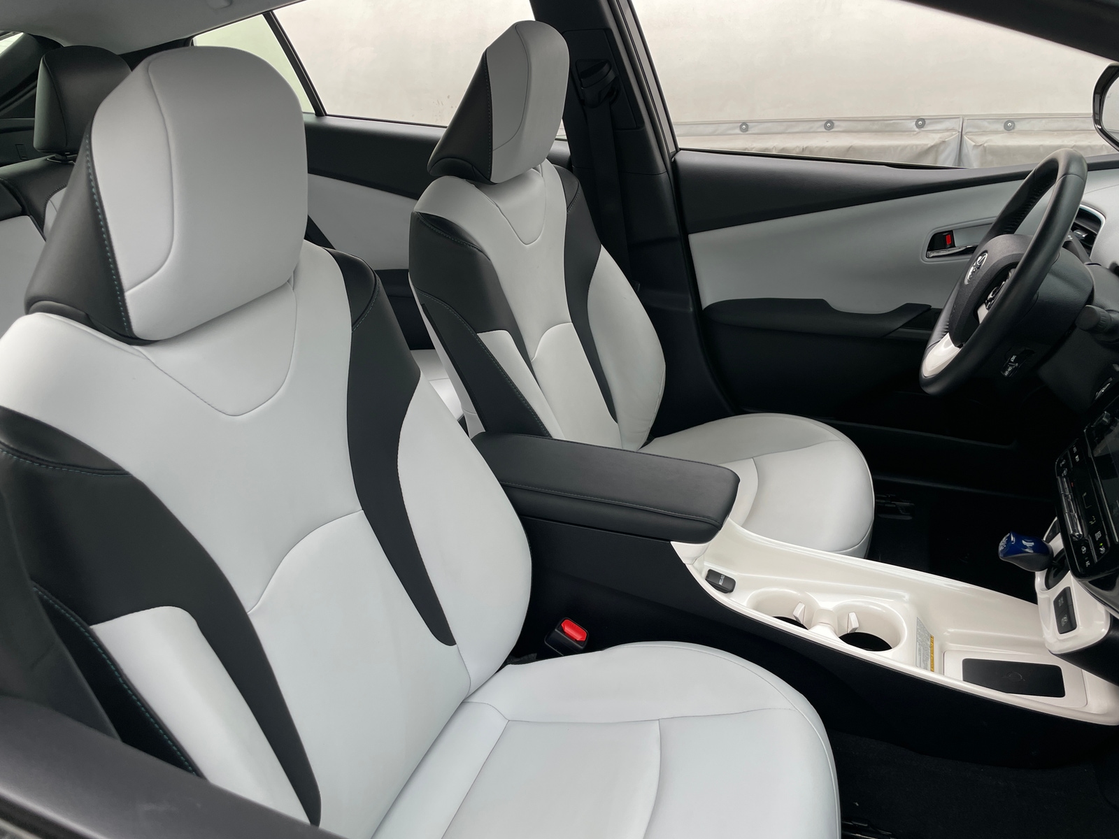 Thumbnail: 2016 Toyota Prius - 2
