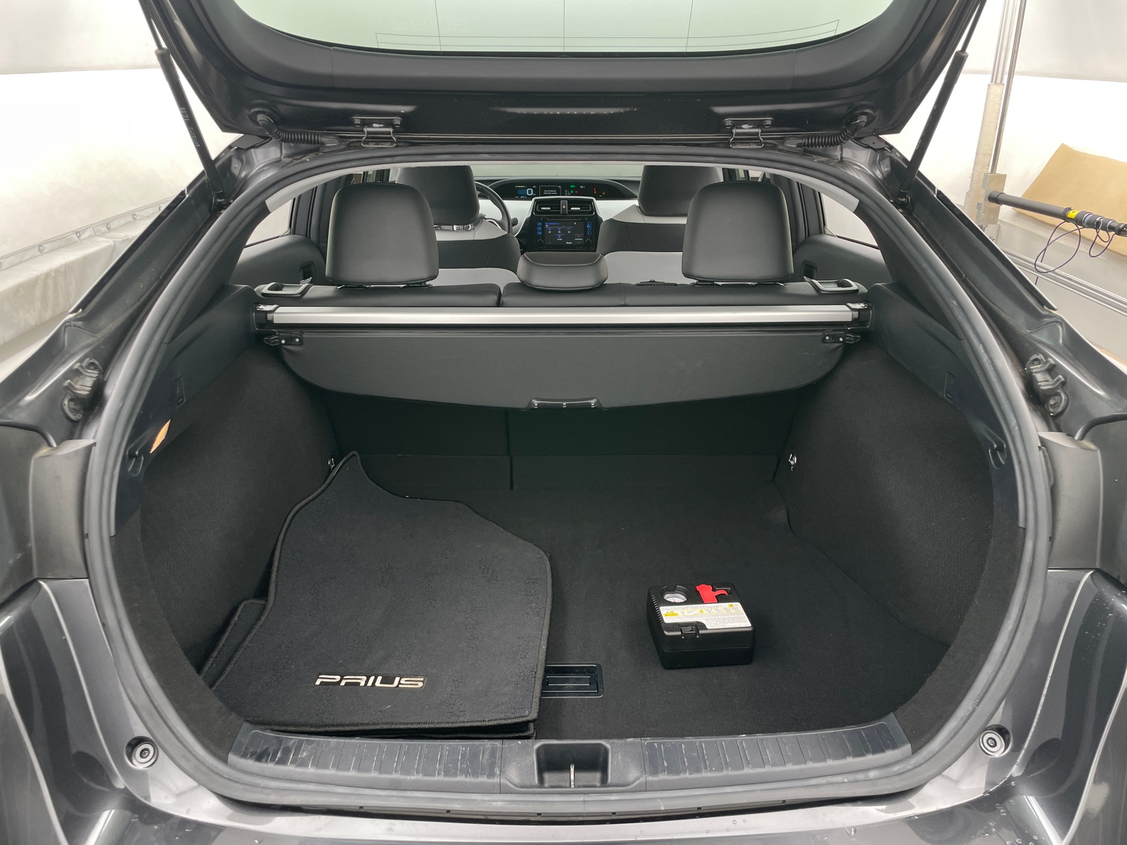 Thumbnail: 2016 Toyota Prius - 7