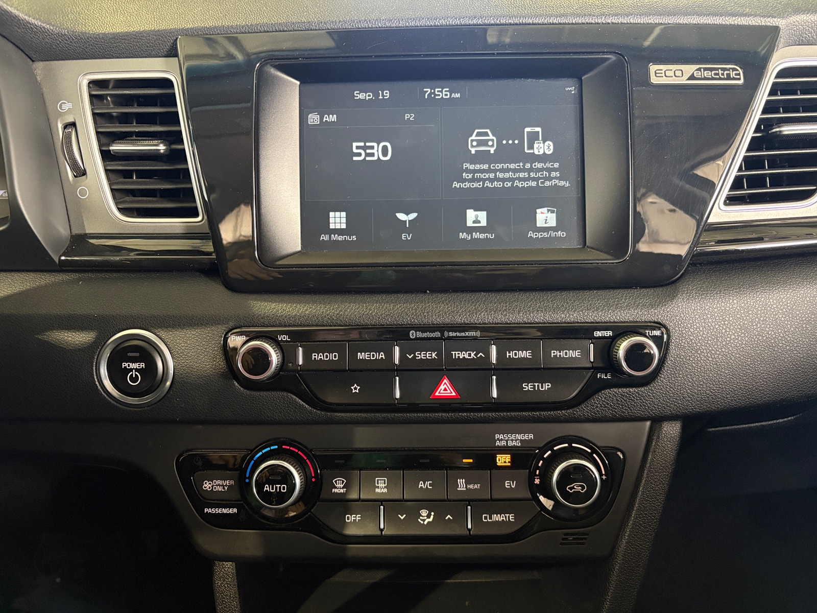 Thumbnail: 2019 Kia Niro - 4