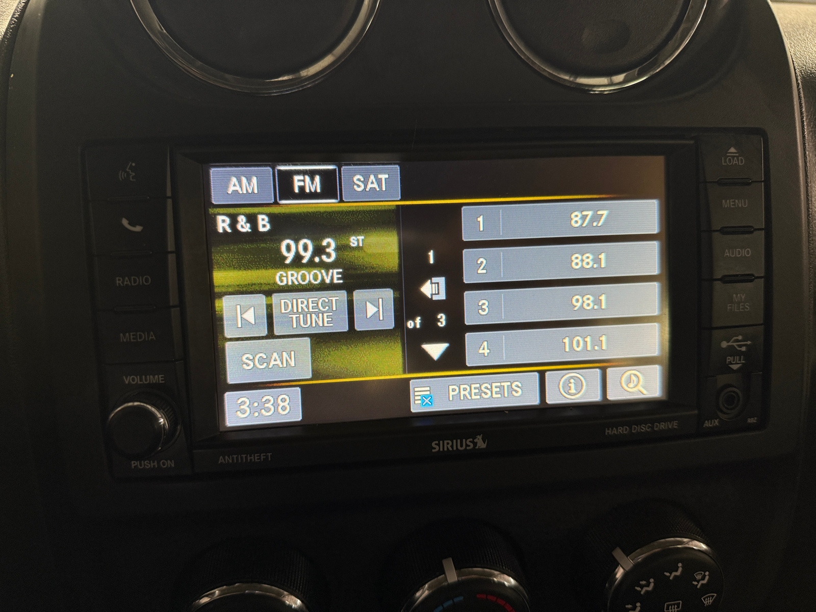 Thumbnail: 2016 Jeep Compass - 4