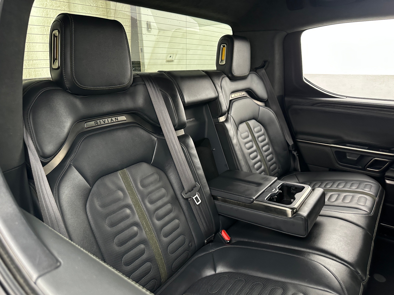 Thumbnail: 2022 Rivian R1T - 5