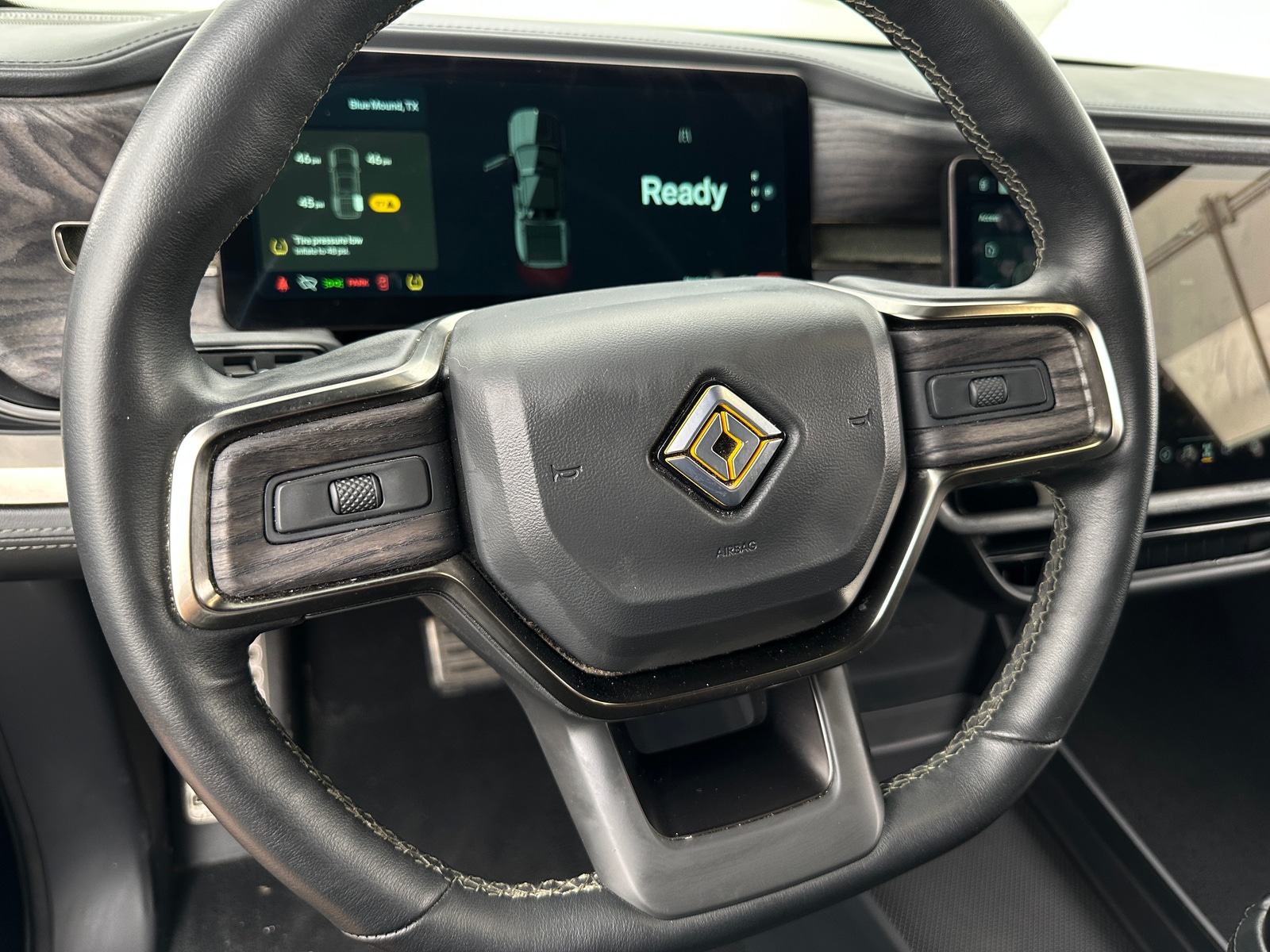 Thumbnail: 2022 Rivian R1T - 4