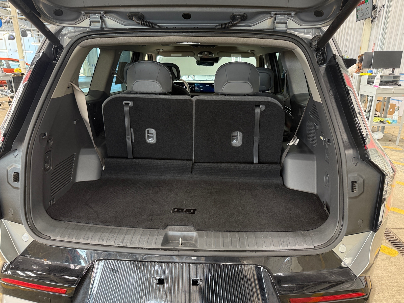 Thumbnail: 2024 Kia EV9 - 6