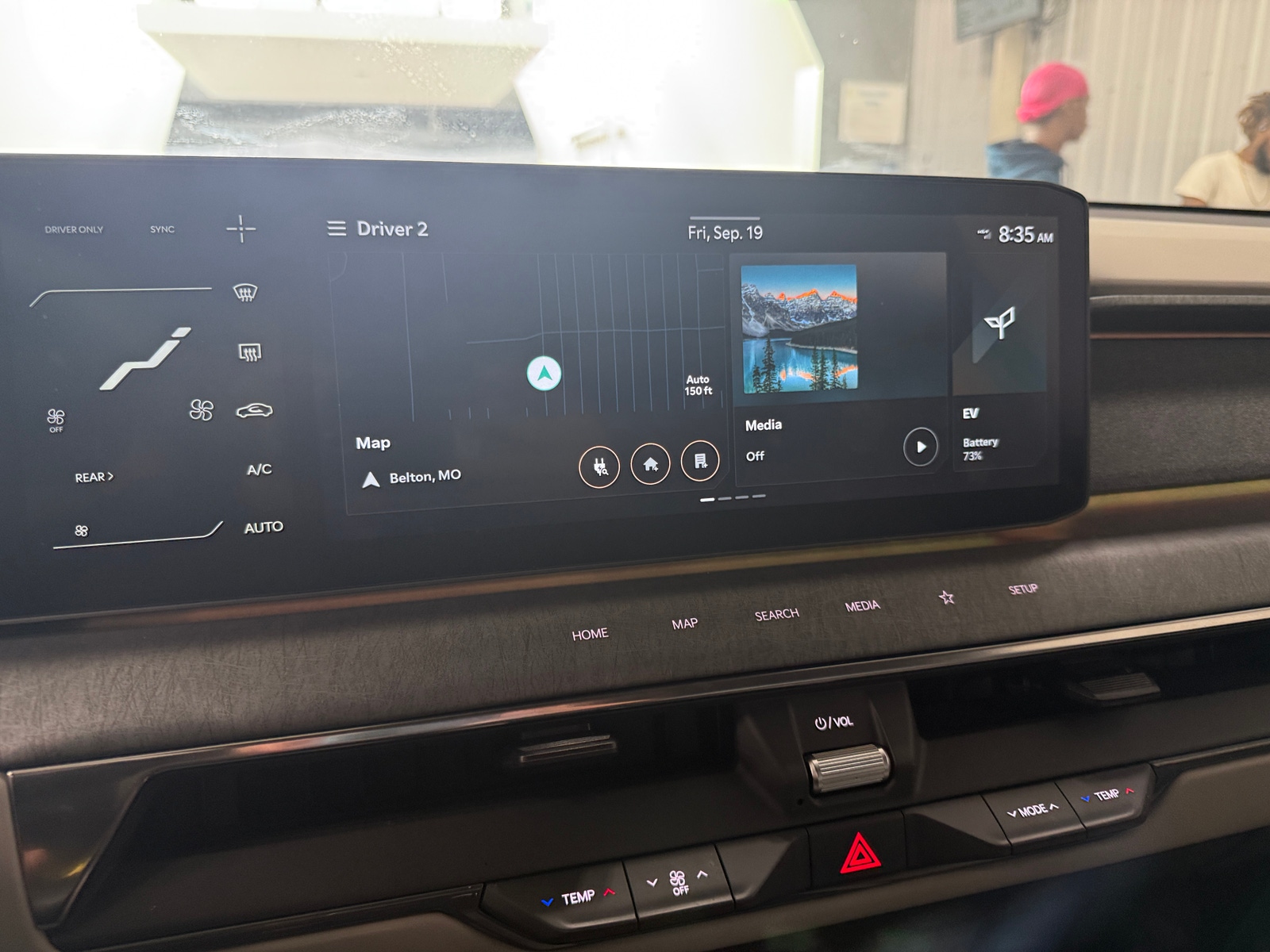 Thumbnail: 2024 Kia EV9 - 3