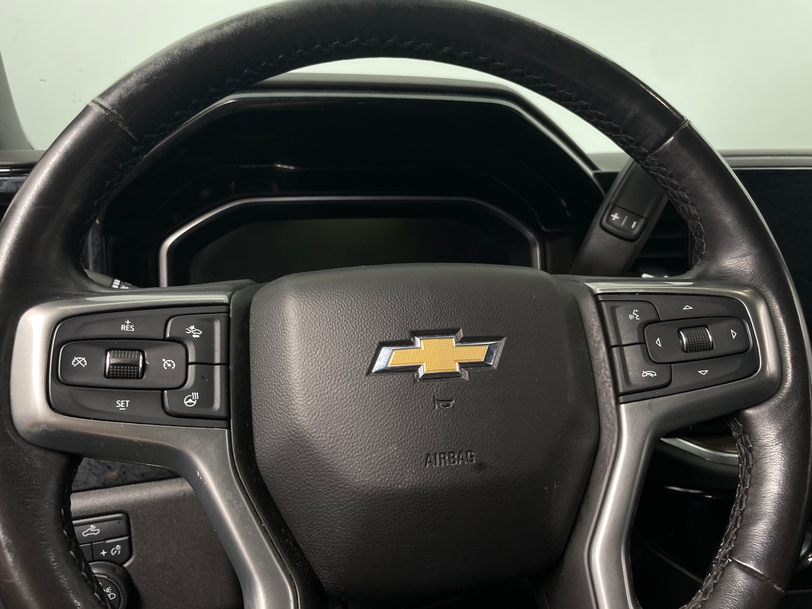 Thumbnail: 2022 Chevrolet Silverado 1500 - 5