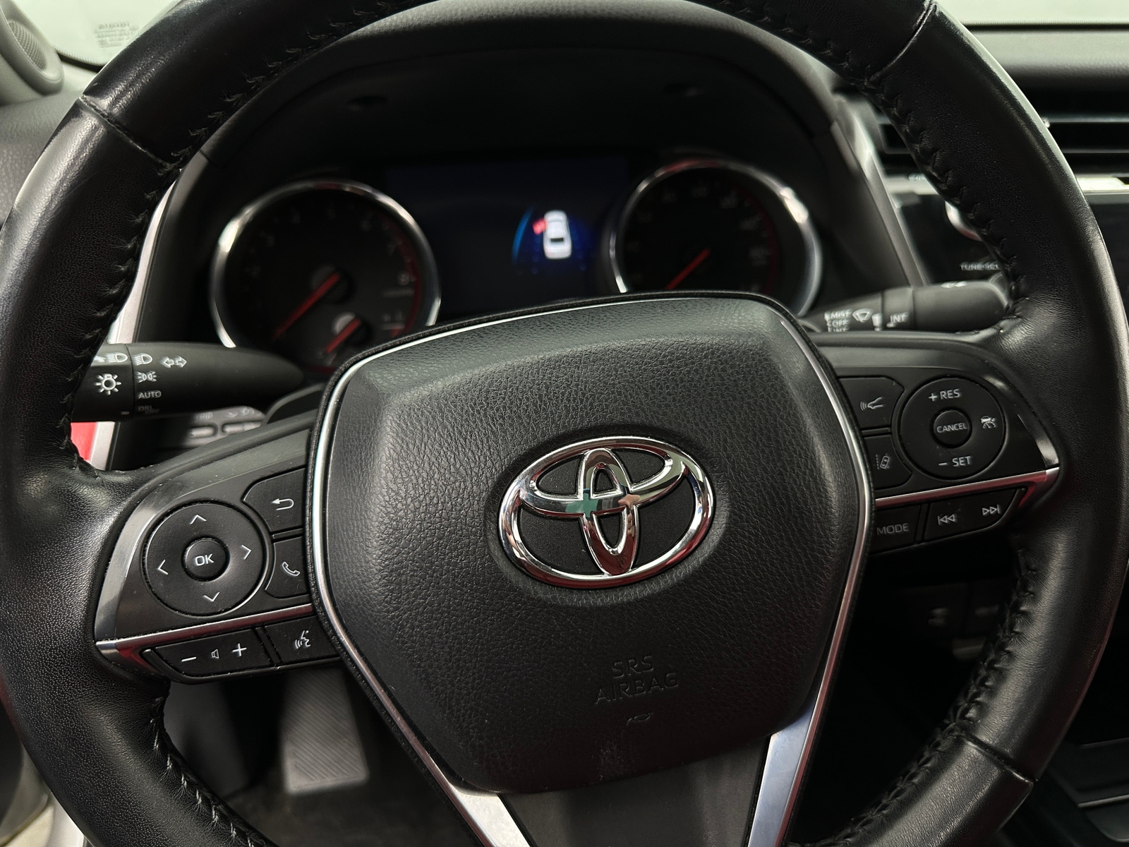 Thumbnail: 2019 Toyota Camry - 4