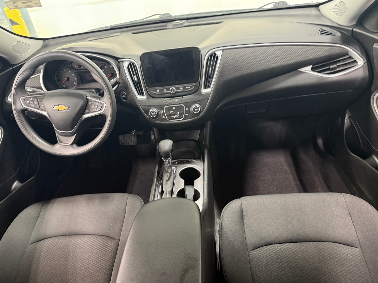 Thumbnail: 2023 Chevrolet Malibu - 3