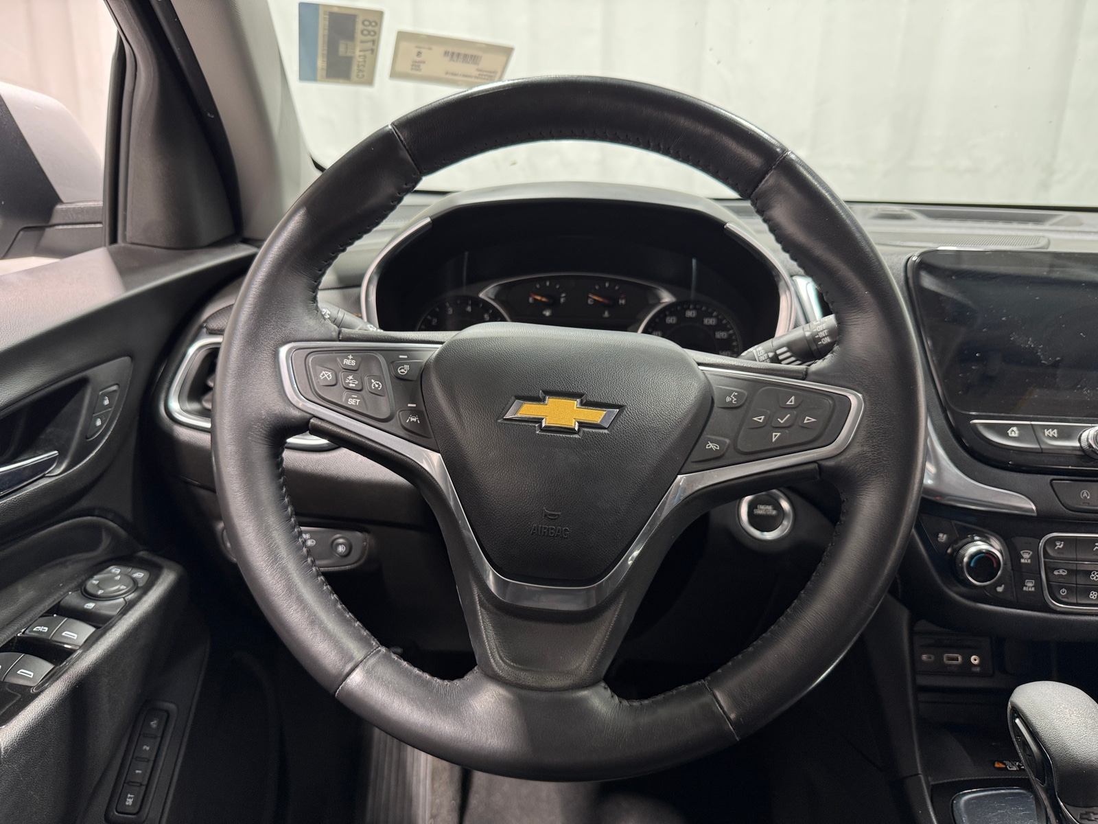 Thumbnail: 2022 Chevrolet Equinox - 4