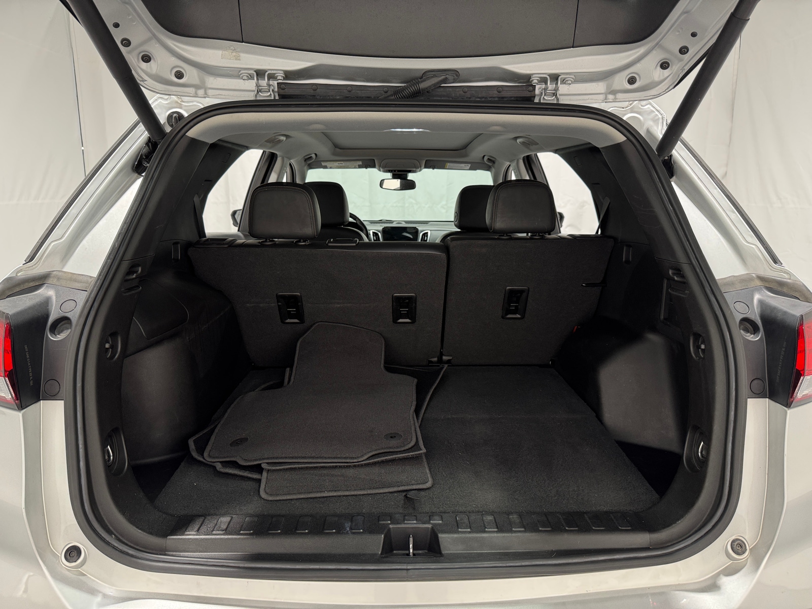 Thumbnail: 2022 Chevrolet Equinox - 6
