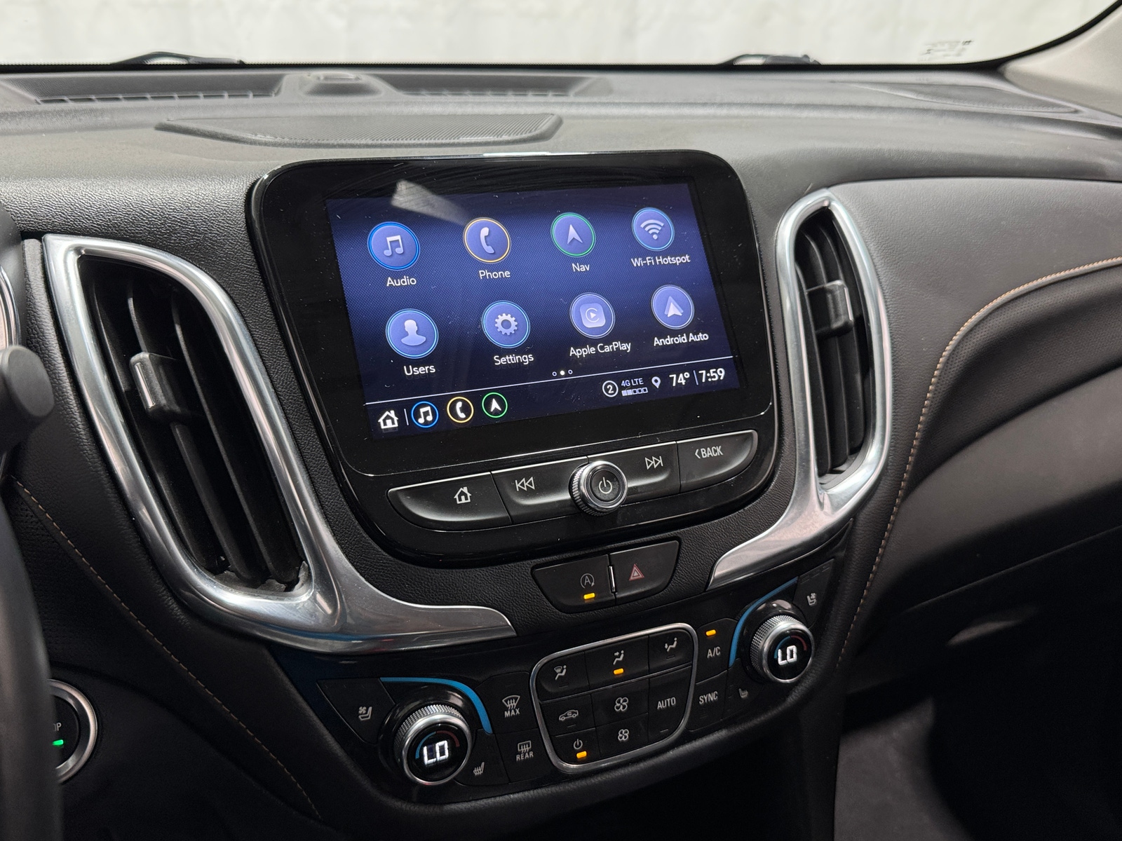 Thumbnail: 2022 Chevrolet Equinox - 3