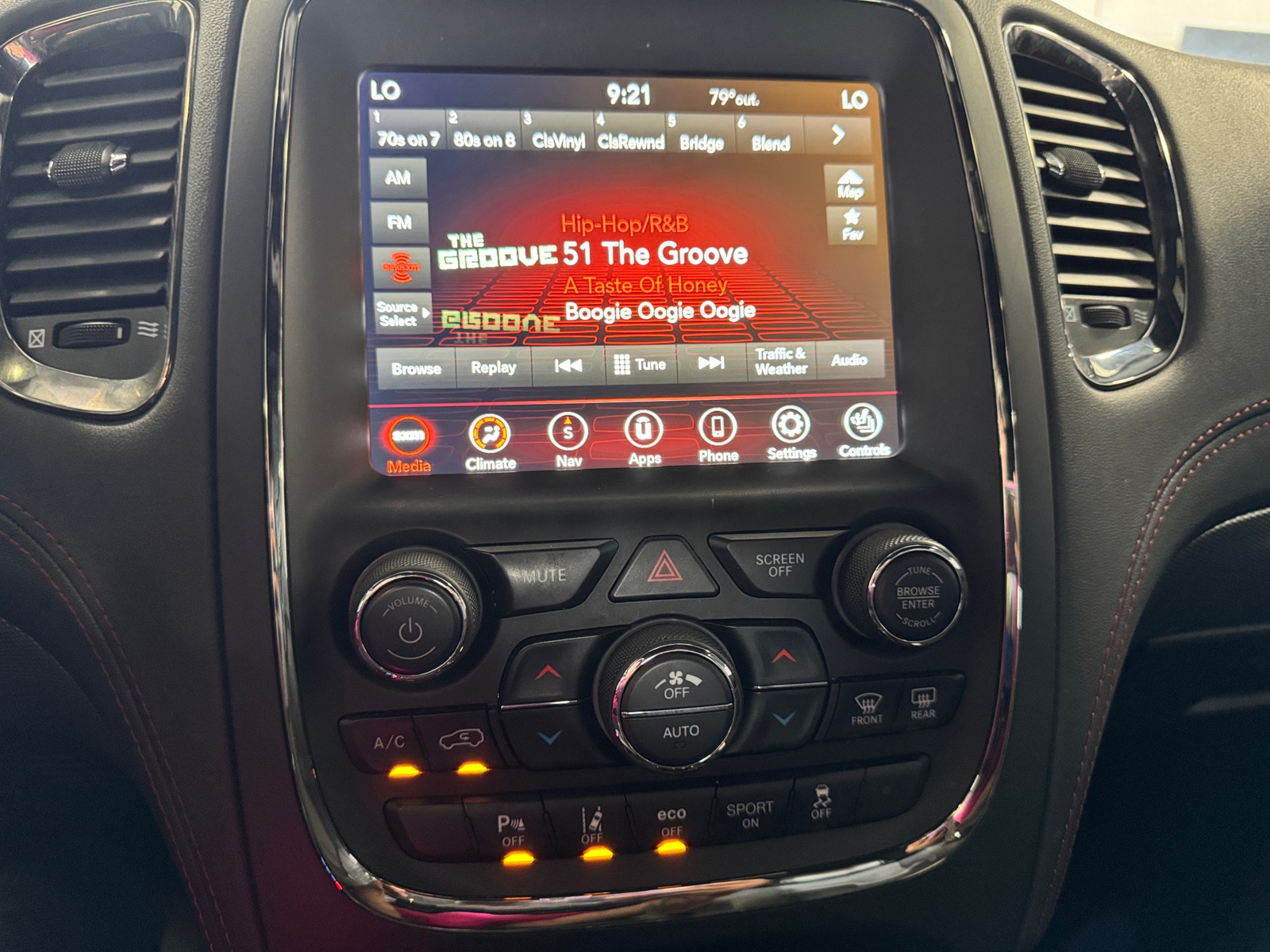 Thumbnail: 2018 Dodge Durango - 3