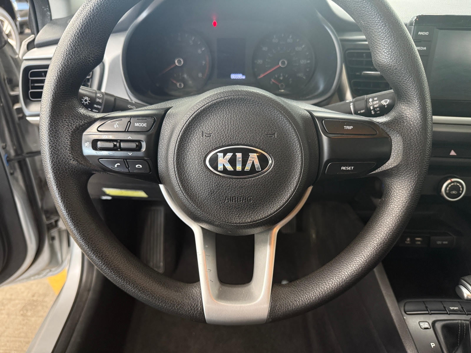 Thumbnail: 2020 Kia Rio - 5